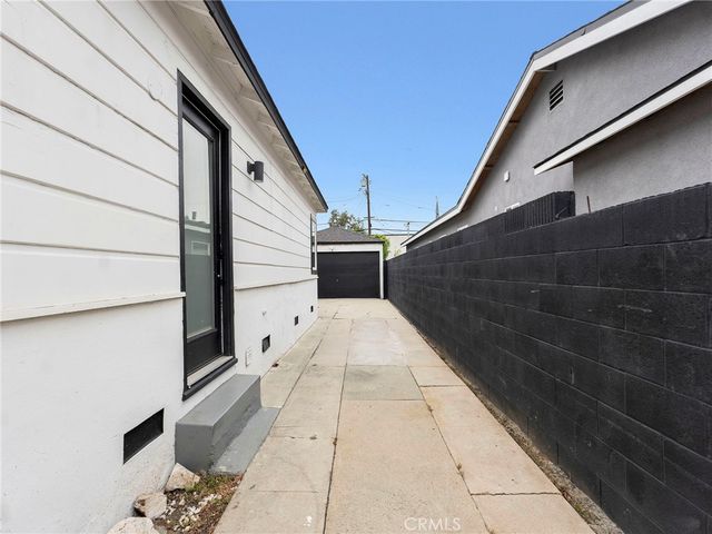 1021 E 65th Street, Inglewood, CA 90302