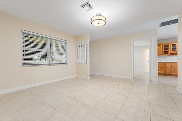 678 Riverside Drive, Palm Beach Gardens, FL 33410