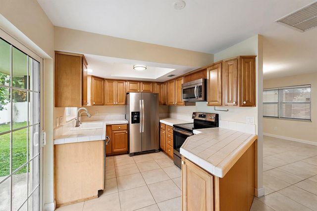 678 Riverside Drive, Palm Beach Gardens, FL 33410