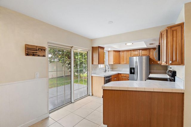 678 Riverside Drive, Palm Beach Gardens, FL 33410