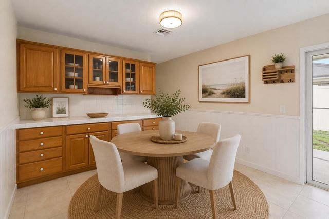 678 Riverside Drive, Palm Beach Gardens, FL 33410