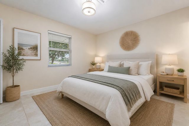 678 Riverside Drive, Palm Beach Gardens, FL 33410