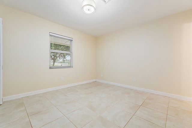 678 Riverside Drive, Palm Beach Gardens, FL 33410