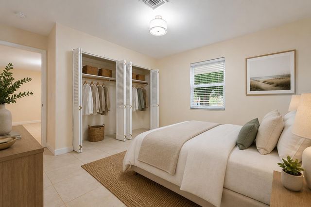678 Riverside Drive, Palm Beach Gardens, FL 33410