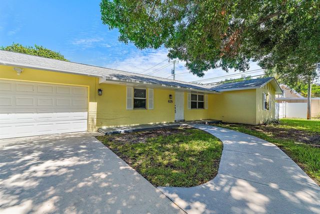 678 Riverside Drive, Palm Beach Gardens, FL 33410