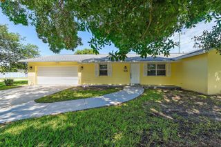678 Riverside Drive, Palm Beach Gardens, FL 33410