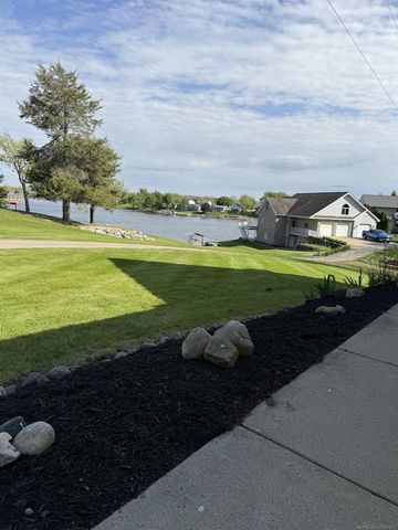 14235 Northmoor Drive, Cement City, MI 49233