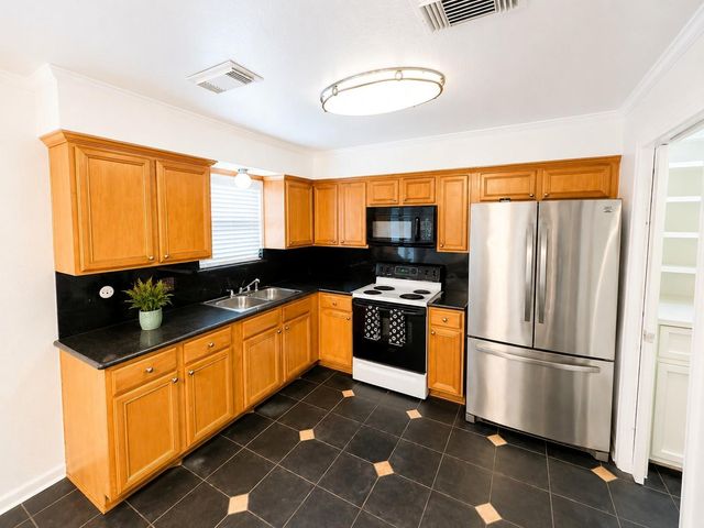 4953 Lamonte Lane, Houston, TX 77092