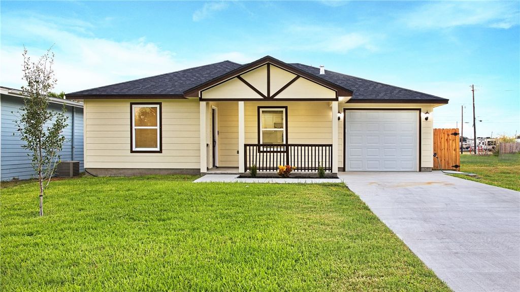 1402 Marine Dr, Corpus Christi, TX 78418 — photo 2