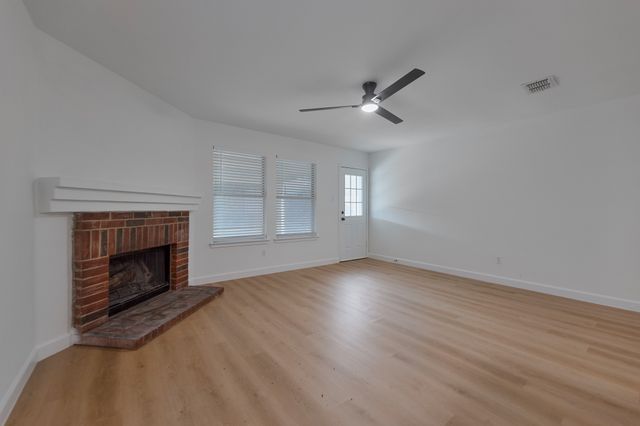 7908 Beef Creek Drive, Arlington, TX 76001