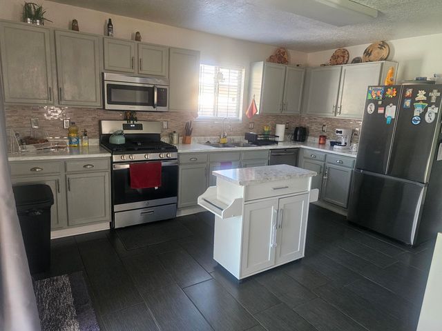 515 Quailbrush Drive NW, Albuquerque, NM 87121