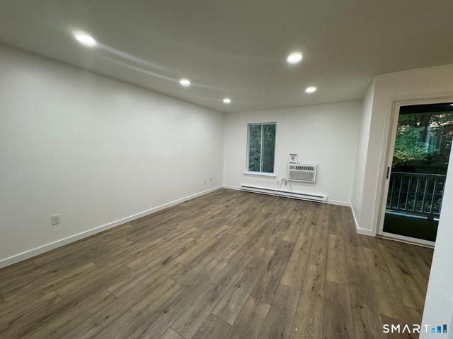 66 Nashville Road J, Bethel, CT 06801