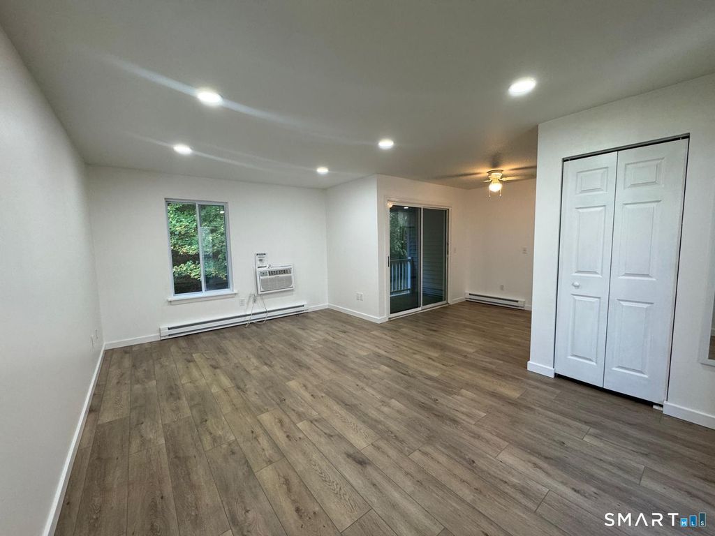 66 Nashville Road J, Bethel, CT 06801