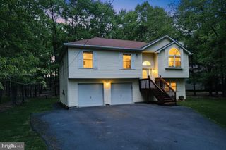 9 SYCAMORE CIR, Albrightsville, PA 18210
