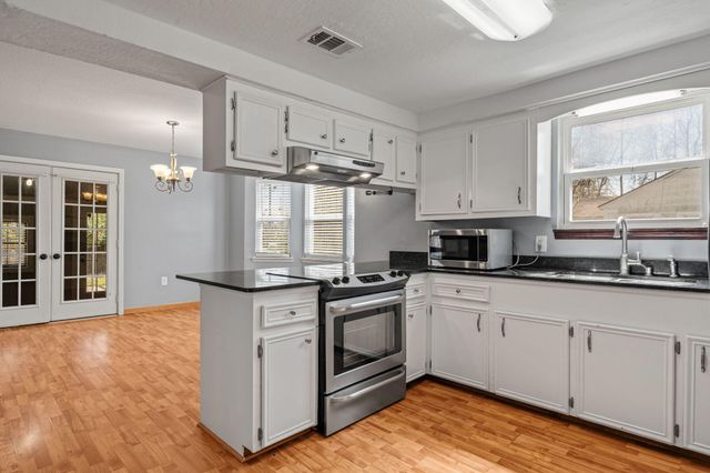 109 N 20th Ave., Hattiesburg, MS 39401