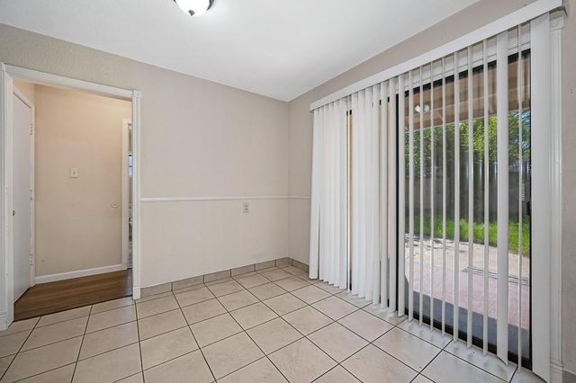 1808 Jamestown Dr, Sacramento, CA 95815