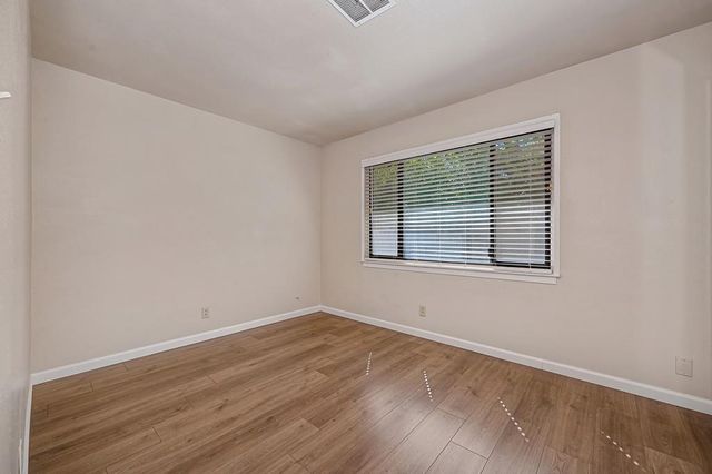 1808 Jamestown Dr, Sacramento, CA 95815