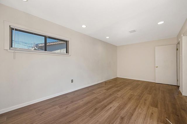 1808 Jamestown Dr, Sacramento, CA 95815