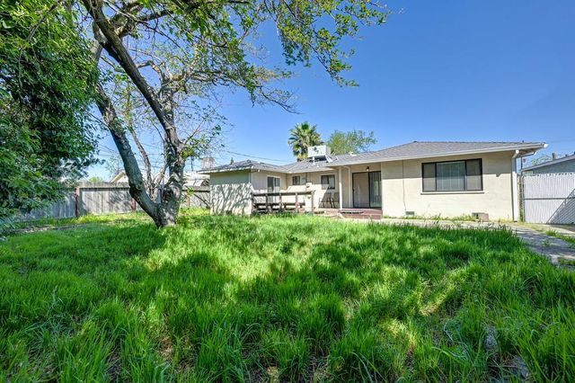 1808 Jamestown Dr, Sacramento, CA 95815