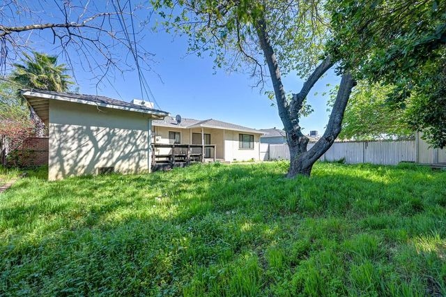 1808 Jamestown Dr, Sacramento, CA 95815