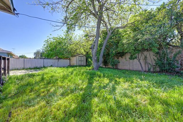 1808 Jamestown Dr, Sacramento, CA 95815