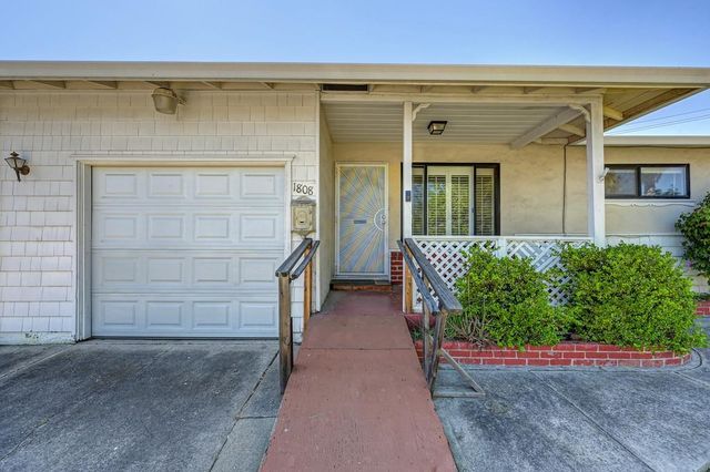 1808 Jamestown Dr, Sacramento, CA 95815