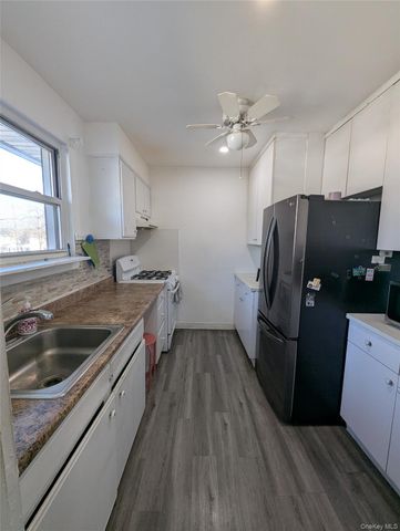 82-32 Langdale Street 141B, New Hyde Park, NY 11004