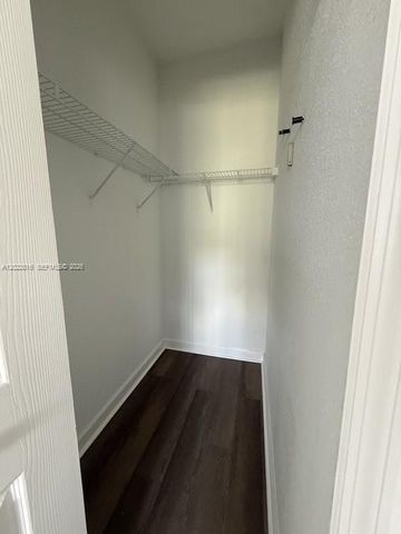 11419 NW 76th Ter, Doral, FL 33178