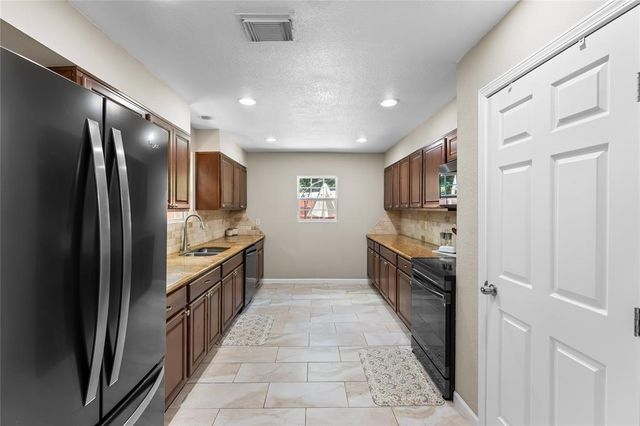 1372 Mohawk Drive, Montgomery, TX 77316
