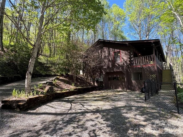 1618 Walnut Creek Road, Waynesville, NC 28786
