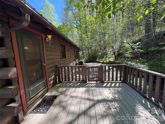 1618 Walnut Creek Road, Waynesville, NC 28786