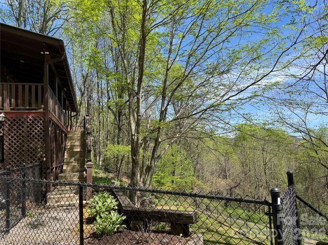 1618 Walnut Creek Road, Waynesville, NC 28786