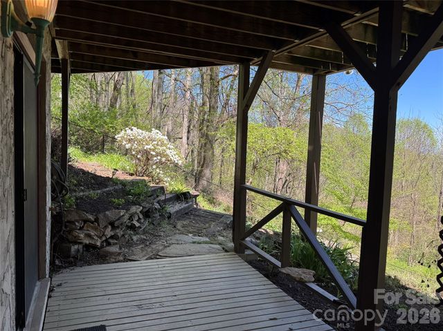 1618 Walnut Creek Road, Waynesville, NC 28786