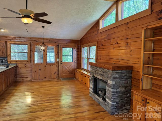 1618 Walnut Creek Road, Waynesville, NC 28786