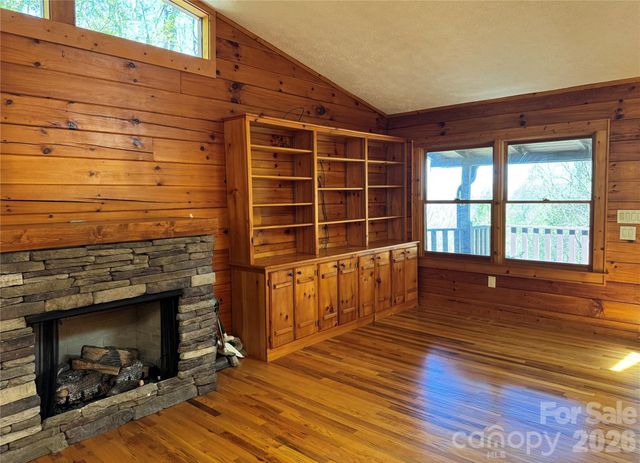 1618 Walnut Creek Road, Waynesville, NC 28786
