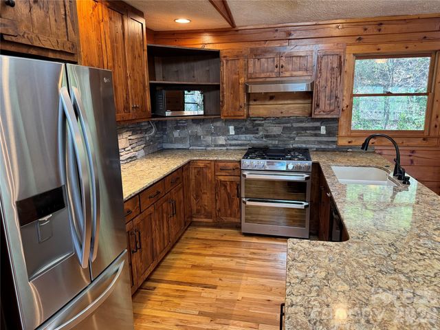 1618 Walnut Creek Road, Waynesville, NC 28786
