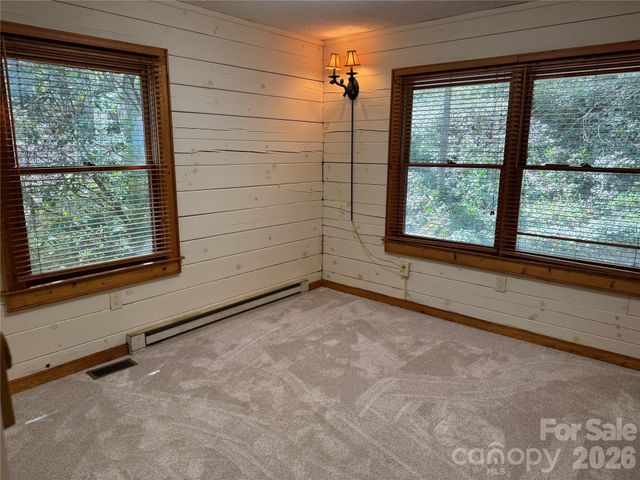1618 Walnut Creek Road, Waynesville, NC 28786