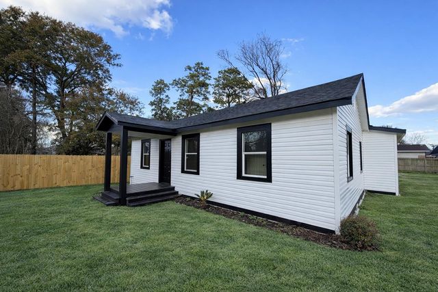 9306 Grady Street, Houston, TX 77016