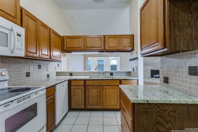 9018 Woburn, San Antonio, TX 78254