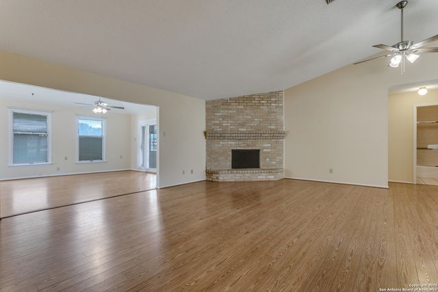 9018 Woburn, San Antonio, TX 78254