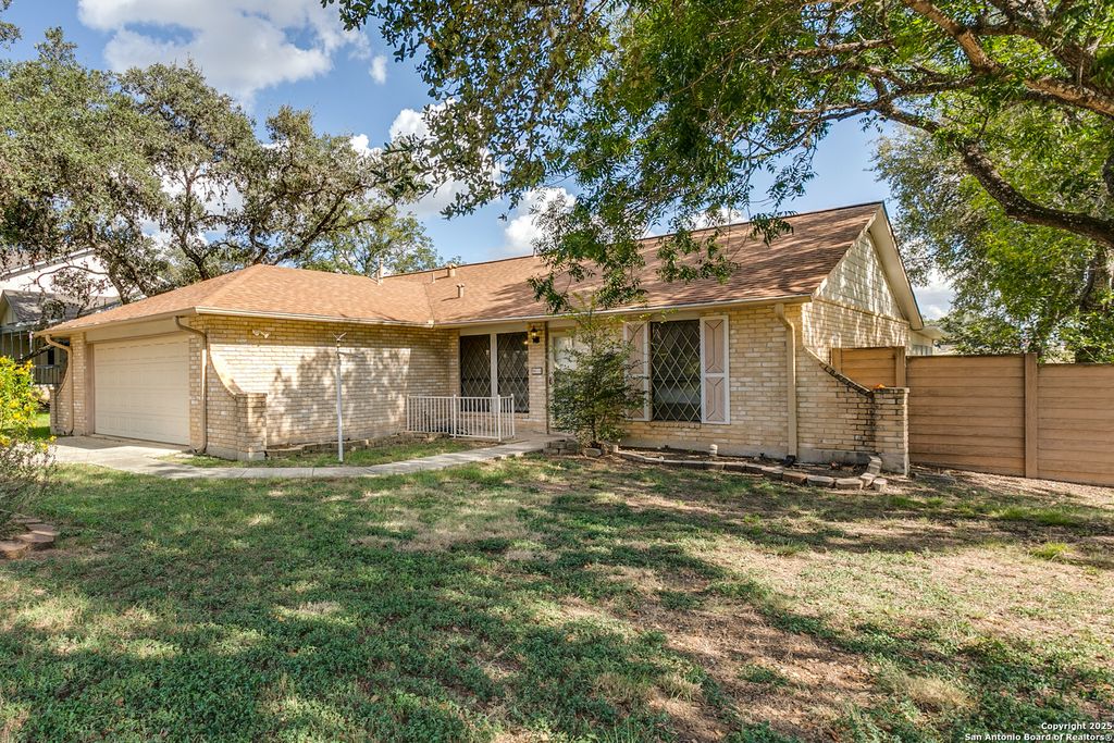 9018 Woburn, San Antonio, TX 78254