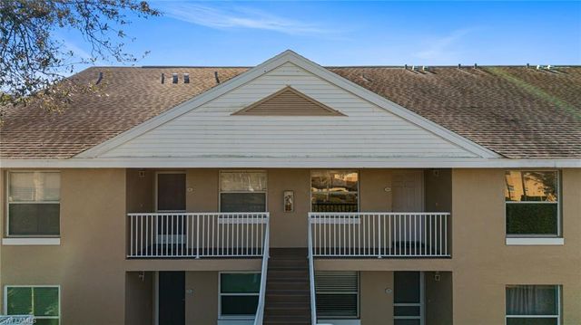 186 Pebble Shores DR 202, Naples, FL 34110