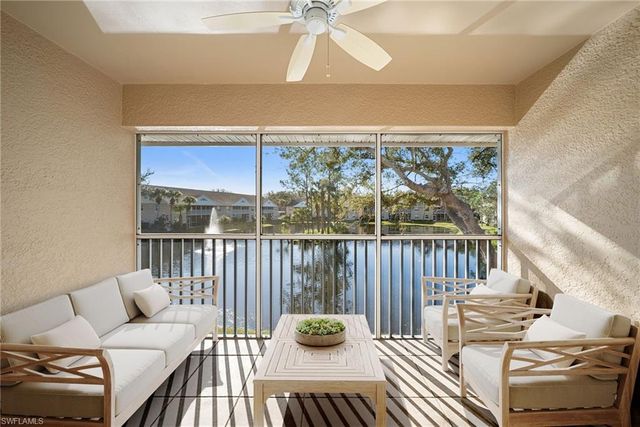 186 Pebble Shores DR 202, Naples, FL 34110