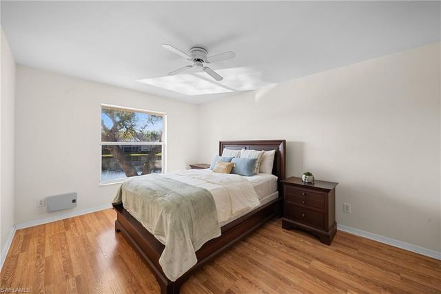 186 Pebble Shores DR 202, Naples, FL 34110