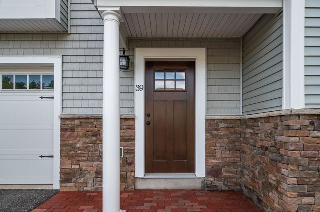 39 Acadia Lane, Exeter, NH 03833
