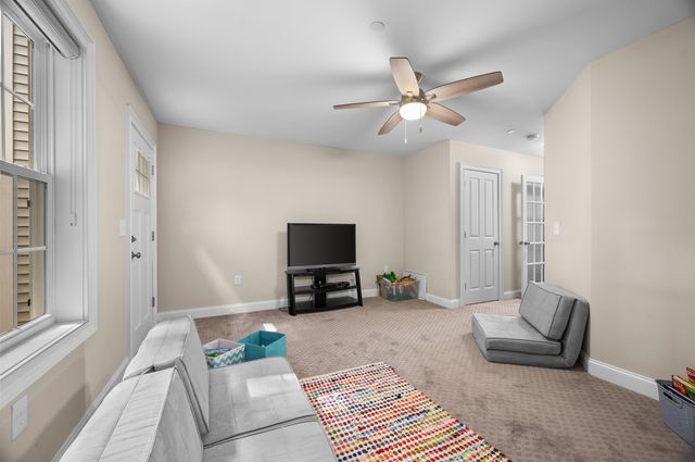 39 Acadia Lane, Exeter, NH 03833