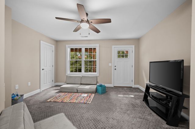39 Acadia Lane, Exeter, NH 03833
