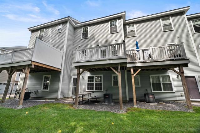 39 Acadia Lane, Exeter, NH 03833