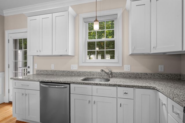 39 Acadia Lane, Exeter, NH 03833