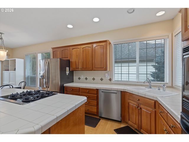 11057 Se TROIKA Ave, Happy Valley, OR 97086